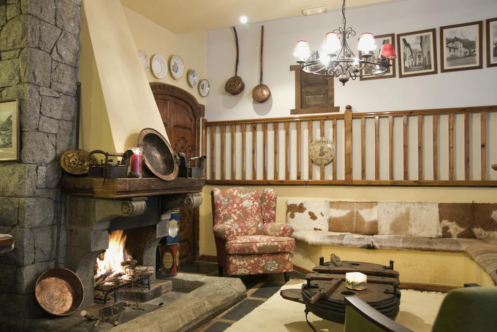 San Marsial Benasque Apart Hotel מראה חיצוני תמונה