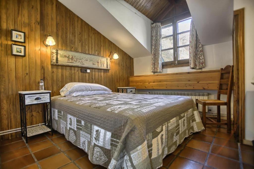 San Marsial Benasque Apart Hotel מראה חיצוני תמונה
