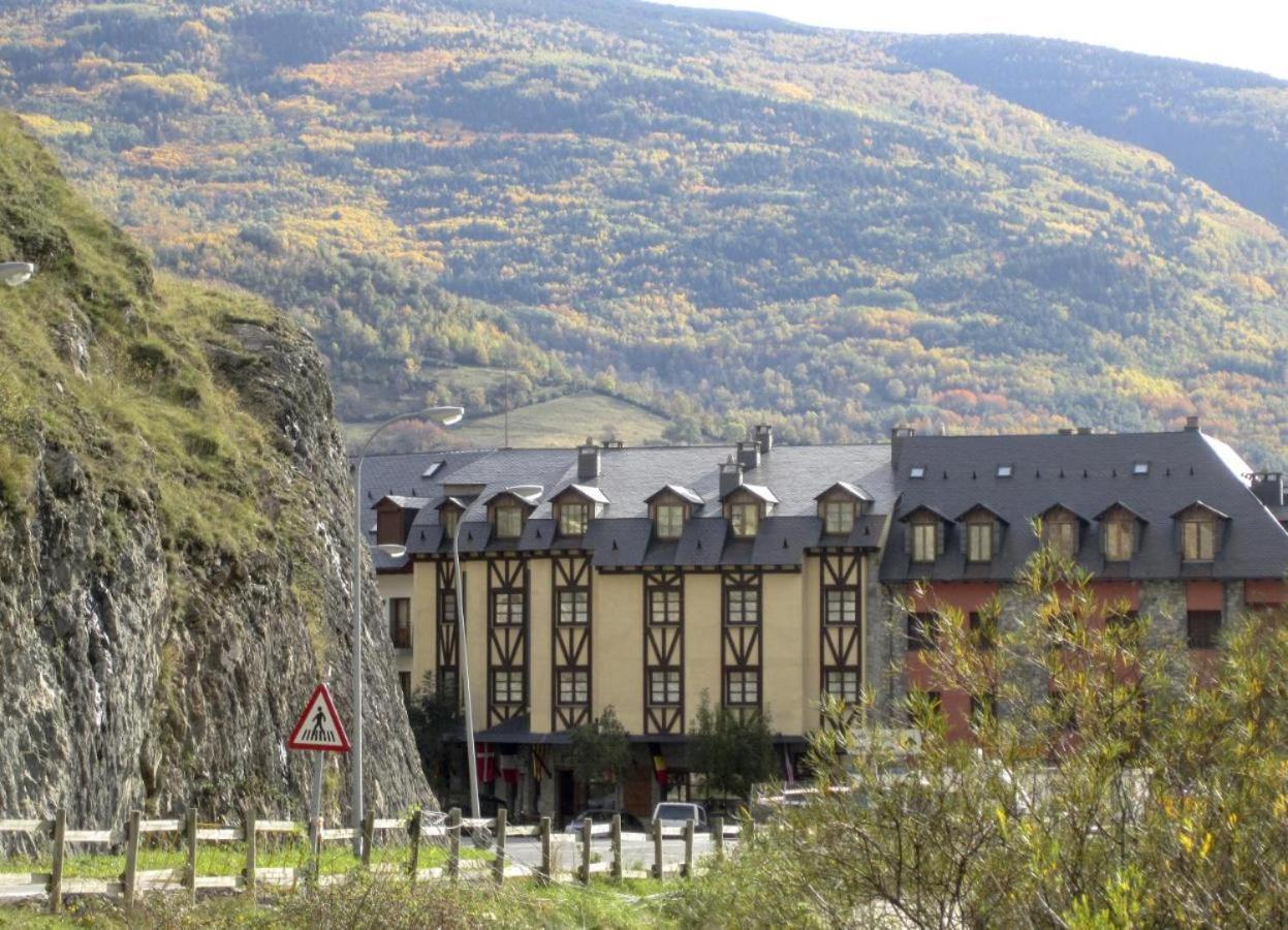 San Marsial Benasque Apart Hotel מראה חיצוני תמונה