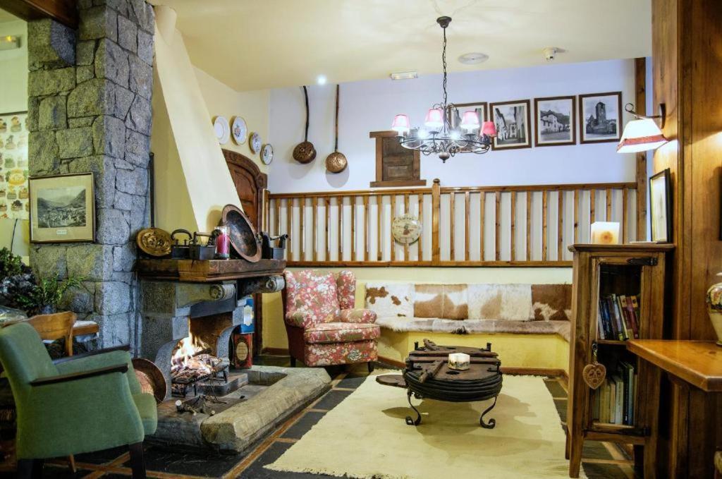 San Marsial Benasque Apart Hotel מראה חיצוני תמונה