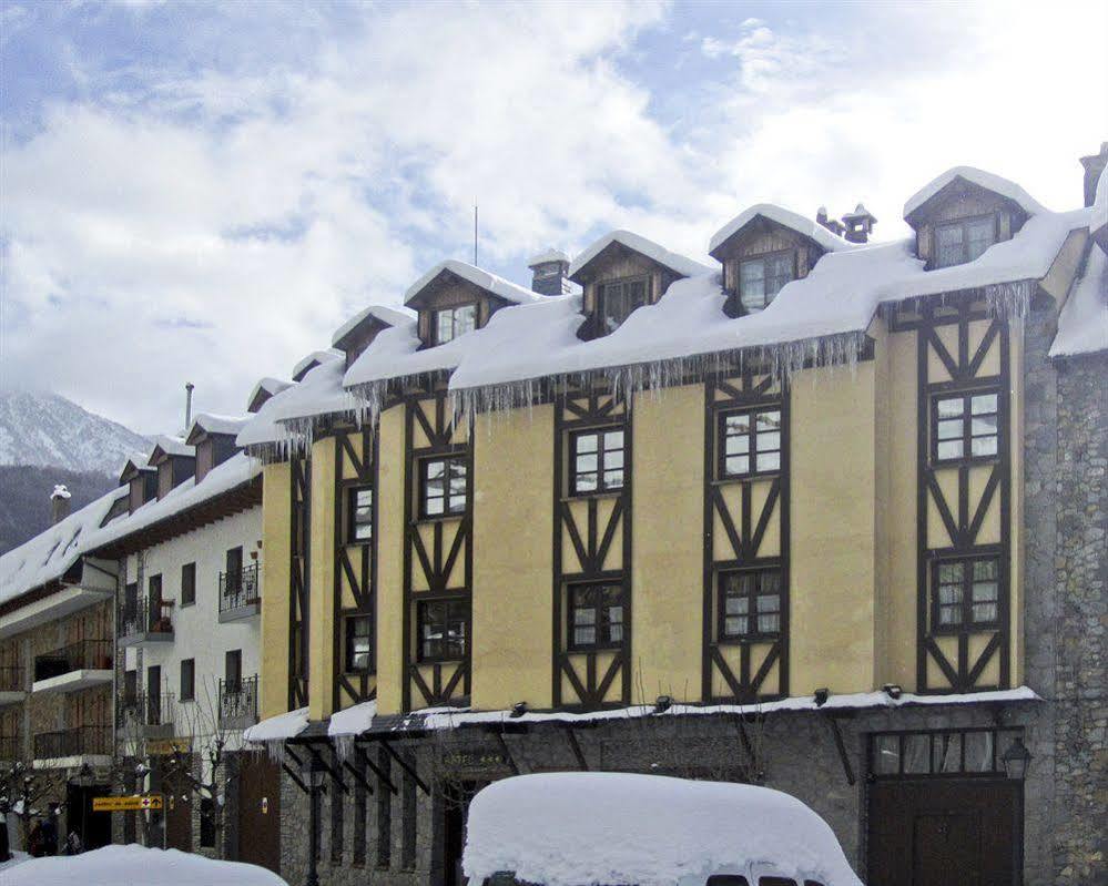 San Marsial Benasque Apart Hotel מראה חיצוני תמונה